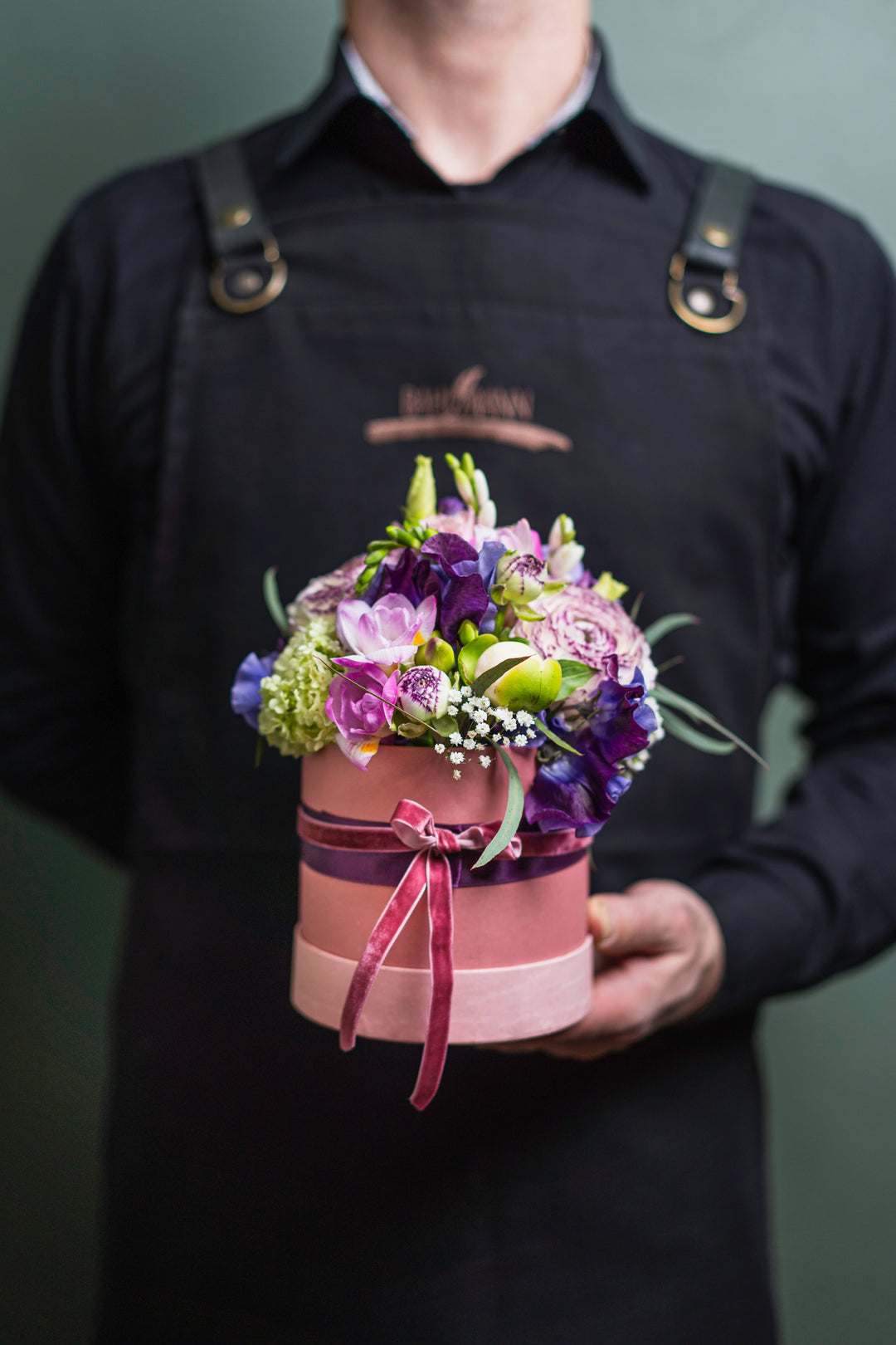 Das Blumengesteck LOVE BOX ROSA von Bahlmann in München