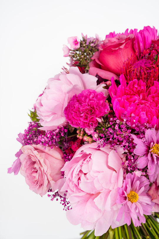 Blumenstrauß "Flower-Bomb" mit pinken Blüten – Floristik Blumen Bahlmann München