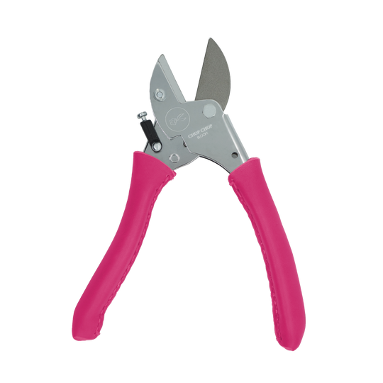 Hochwertige Chop Chop Bloom Gartenschere geöffnet in Pink mit scharfen Klingen und ergonomischem, handgenähtem Ledergriff für präzise Schnitte bei Blumen, Zweigen und Pflanzen im Garten und im Innenbereich. Blumen Bahlmann München