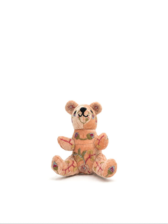 Anke Drechsel Deko-Teddybär klein aus Samt in Quarzrosa mit bunter floraler Stickerei – Blumen Bahlmann München