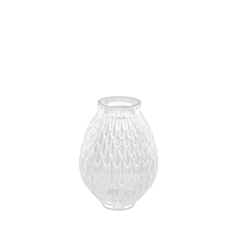 Diese wunderschöne Vase von Lalique aus der Dschungel Serie erinnert mit ihrem Federmuster an das Gefieder eines Papageis. Handgefertigt aus Kristallglas verleiht sie deinem Raum eine einnehmende Mystik und versprüht das Gefühl von Abenteuer und Zauber. Blumen Bahlmann München