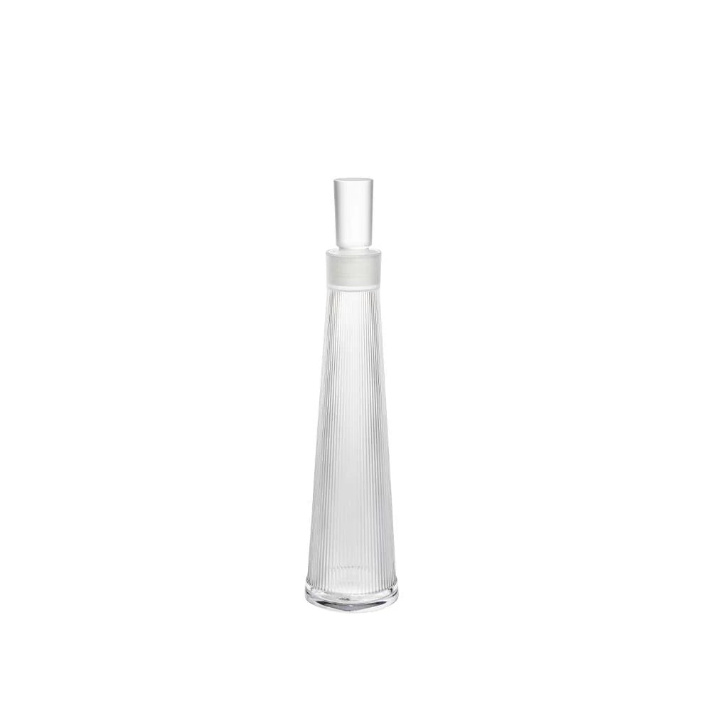 Lalique Wingen Liquor Decanter aus klarem Kristall mit schlanker Silhouette, facettiertem Stopfen und elegantem Reliefdekor. Blumen Bahlmann München