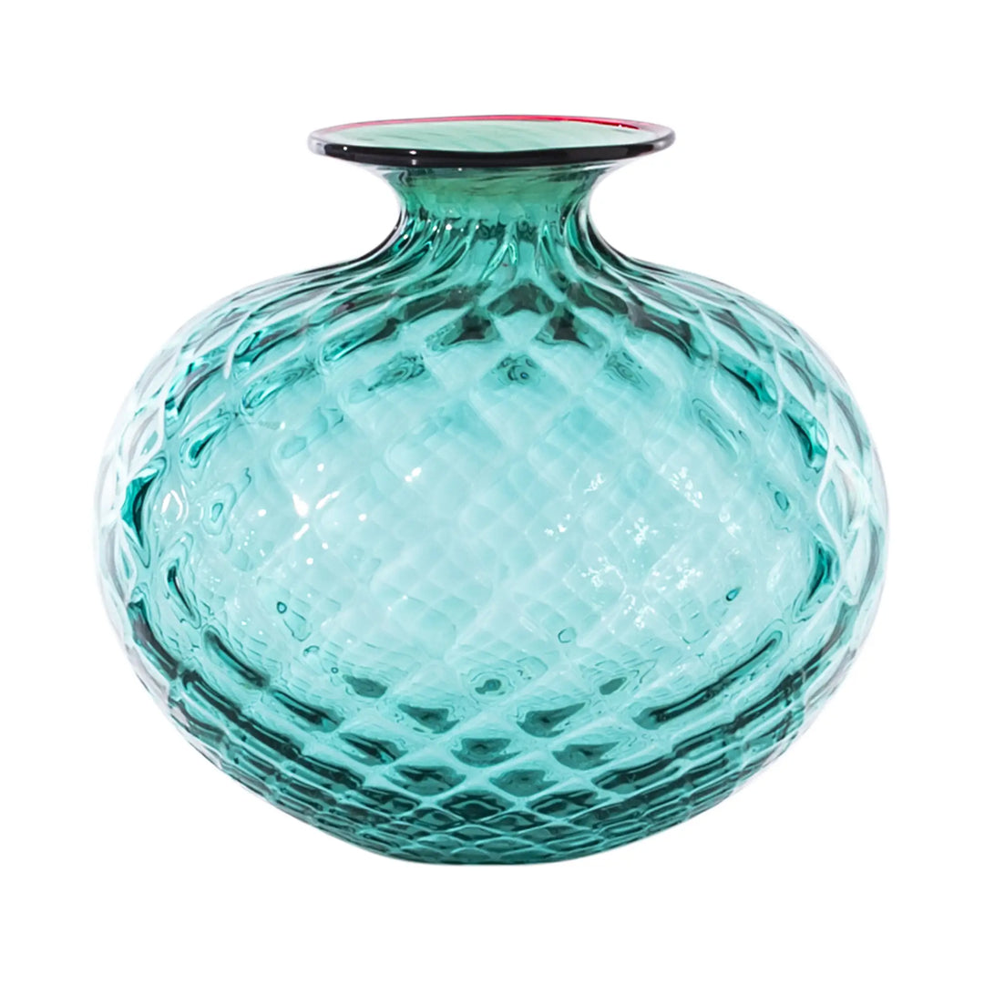 Die Venini Vase Monofiori Balloton in Minzgrün verbindet künstlerisches Design mit traditioneller Handwerkskunstund macht jedes Stück zu einem besonderen Blickfang für Ihr Zuhause oder als edles Geschenk. Blumen Bahlmann München