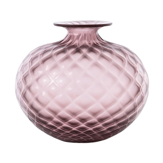 Venini Monofiori Balloton Vase aus mundgeblasenem Muranoglas in Amethyst mit charakteristischer rautenförmiger Balloton-Struktur und kontrastierendem Glasrand. Blumen Bahlmann München.